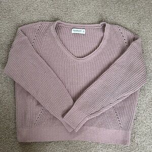 Abercrombie & Fitch Women's Mauve V-Neck Sweater
